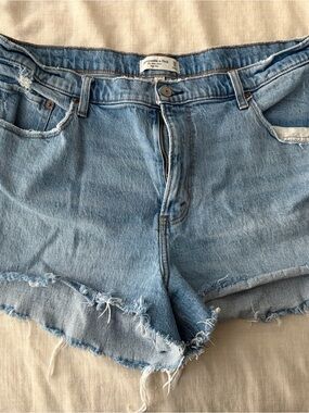 Abercrombie & Fitch Curve Love Light Wash Distressed Denim Shorts